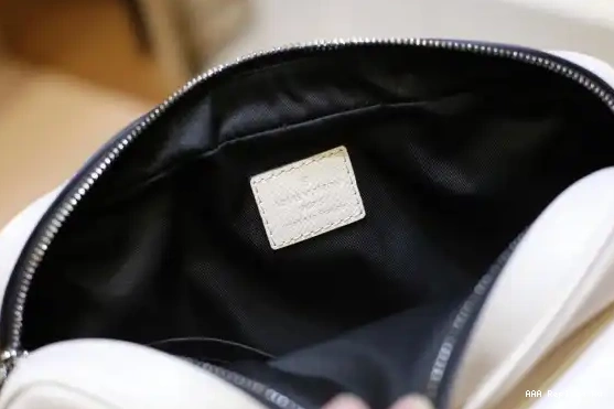 AAA Replica Ru Louis Messenger Vuitton 0624